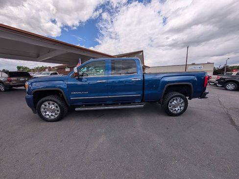 Used 2017 GMC Sierra 2500 Denali AWD/4WD image 4