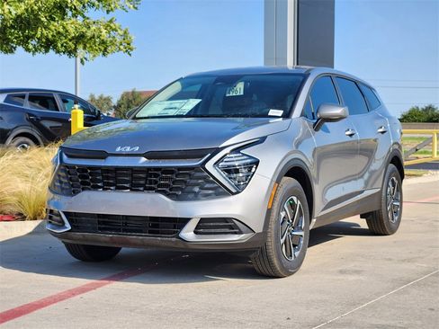 New 2025 Kia Sportage LX image 2