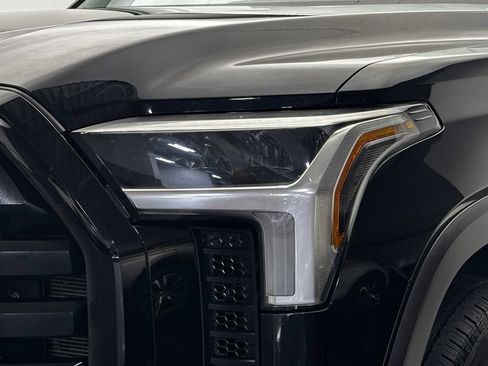 Used 2022 Toyota Tundra SR5 w/ SR5 Convenience Package AWD/4WD image 3