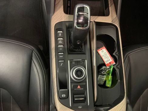 Used 2019 Maserati Levante GranLusso AWD/4WD image 23