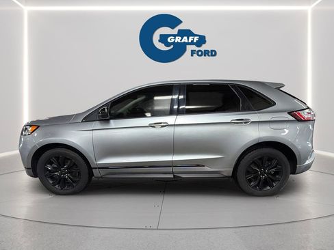 Used 2022 Ford Edge SE w/ Black Appearance Package image 3