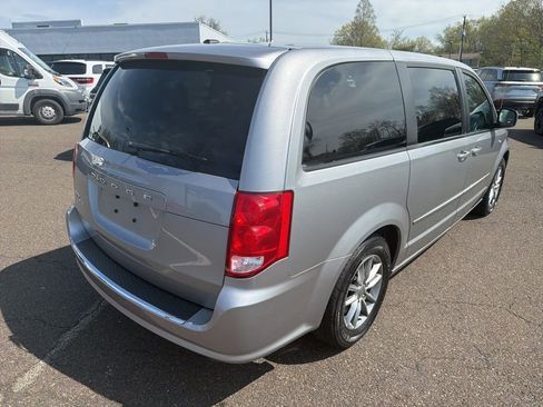 Used 2014 Dodge Grand Caravan SE FWD image 3