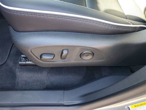 Used 2025 GMC Acadia Denali w/ Super Cruise Package image 24