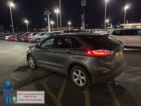 Used 2020 Ford Edge SE w/ Cargo Accessory Package image 3