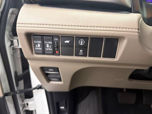 Used 2023 Honda Odyssey EX-L image 36