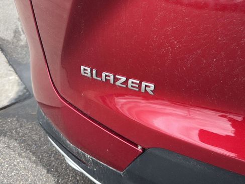 Used 2024 Chevrolet Blazer LT FWD image 5