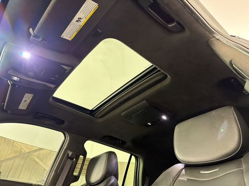 Used 2016 Cadillac Escalade Platinum AWD/4WD image 16