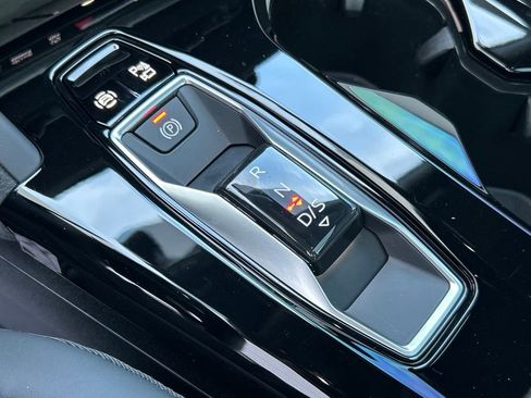 Used 2025 Audi SQ5 Premium Plus w/ Premium Plus Package image 36