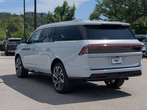 New 2026 Lincoln Navigator L Reserve AWD/4WD image 5