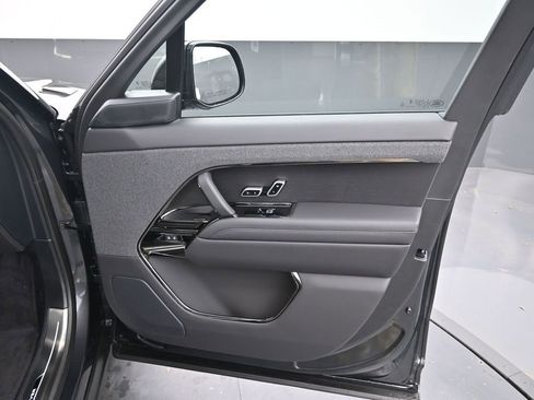 Used 2025 Land Rover Range Rover Sport Dynamic SE AWD/4WD image 4