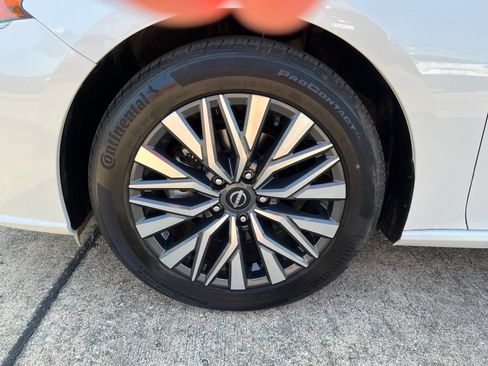 Used 2024 Nissan Altima 2.5 SV FWD image 7