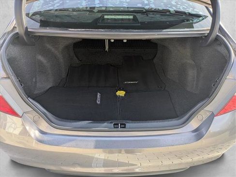 Used 2017 Toyota Camry SE image 6