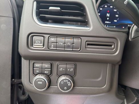 Used 2023 Chevrolet Suburban LT AWD/4WD image 13