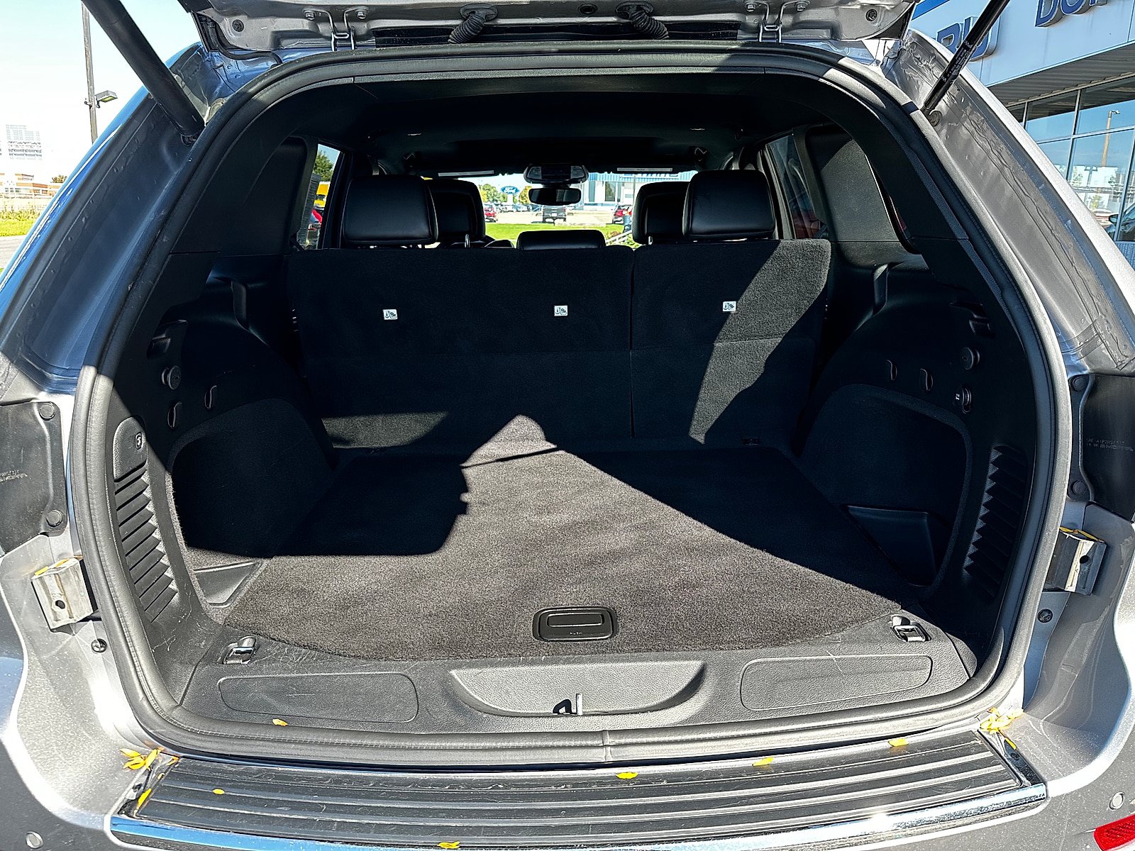 Used 2020 Jeep Grand Cherokee Limited w/ Premium Lighting Group AWD/4WD image 11