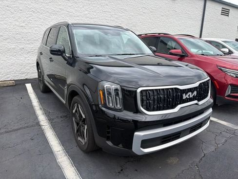 Used 2024 Kia Telluride EX AWD/4WD image 3