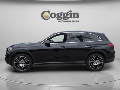 Used 2026 Mercedes-Benz GLC 300 image 2