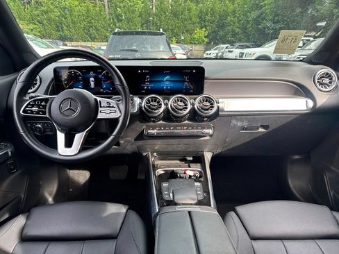 Used 2022 Mercedes-Benz GLB 250 w/ Premium Package Lite image 16