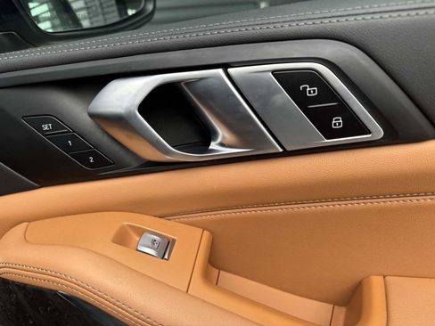 Used 2023 BMW X7 xDrive40i w/ Premium Package image 20