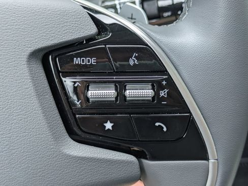 Used 2025 Kia Niro EX FWD image 26