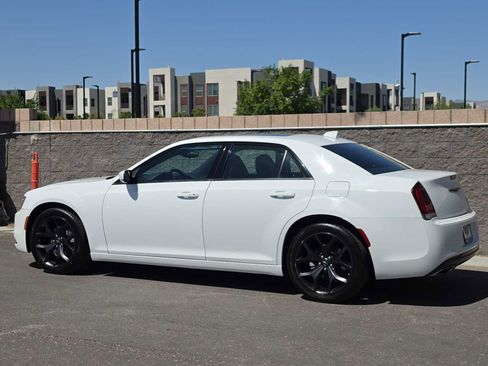 Used 2023 Chrysler 300 S RWD image 7