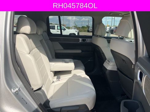 Used 2024 Hyundai Santa Fe Limited image 14