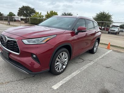 Used 2024 Toyota Highlander Platinum