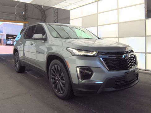 Used 2023 Chevrolet Traverse RS AWD/4WD image 3