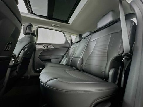 Used 2025 Kia Sportage SX image 23