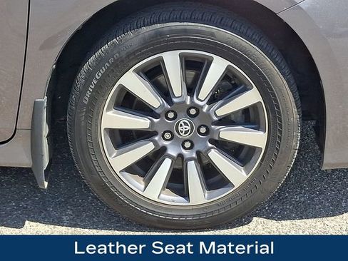 Used 2019 Toyota Sienna XLE w/ XLE Navigation Package AWD/4WD image 28