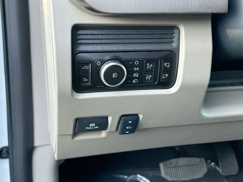 New 2026 Ford F450 Platinum w/ Platinum Plus Package image 17