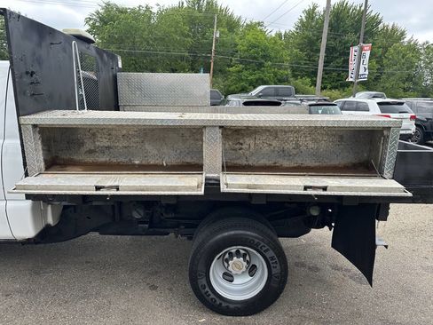 Used 2006 Chevrolet Silverado 3500 2WD Regular Cab image 4