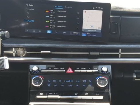 Certified 2025 Hyundai Santa Fe Limited FWD image 17