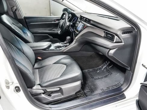 Certified 2020 Toyota Camry SE w/ Carpet Mat Package FWD image 16