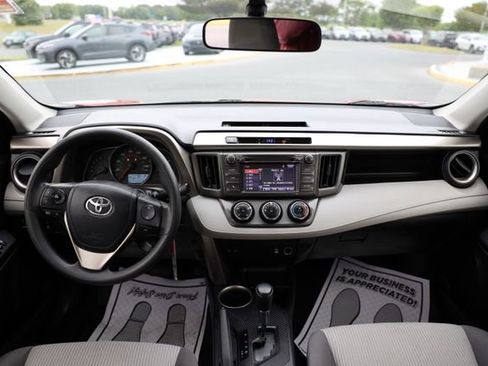 Used 2015 Toyota RAV4 LE AWD/4WD image 9
