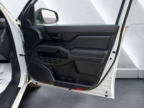 Used 2025 Toyota Tacoma SR image 15