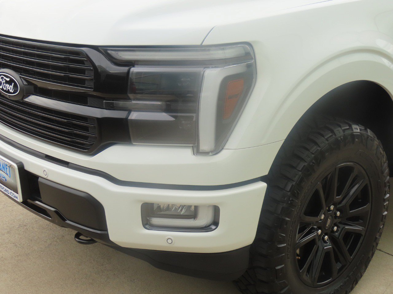Used 2025 Ford F150 Platinum w/ FX4 Off-Road Package AWD/4WD image 3