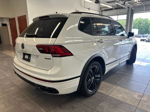 Used 2022 Volkswagen Tiguan SE R-Line AWD/4WD image 11