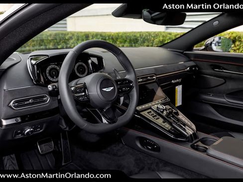 Used 2025 Aston Martin V8 Vantage Coupe image 43