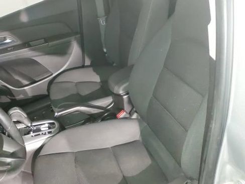 Used 2015 Chevrolet Cruze LT FWD image 13