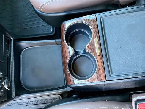 Used 2018 Toyota Sienna Limited Premium image 16