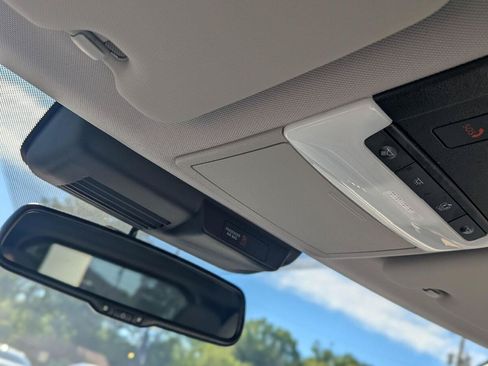 Used 2023 Mitsubishi Outlander 4WD Plug-In Hybrid image 30
