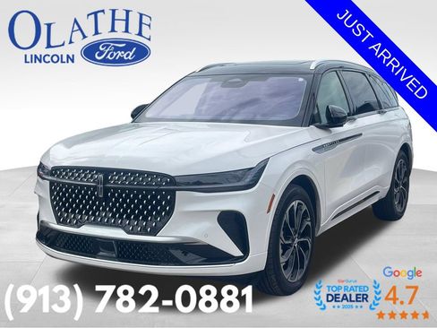 Used 2025 Lincoln Nautilus Reserve AWD/4WD image 1