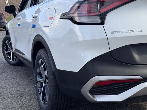New 2025 Kia Sportage EX image 15