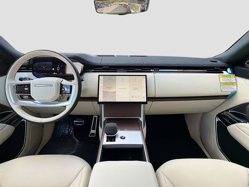 New 2026 Land Rover Range Rover Long Wheelbase SE image 17