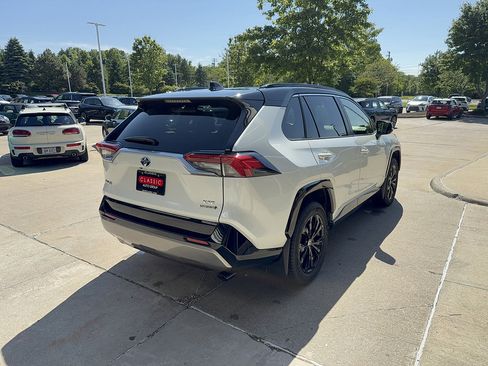 Used 2022 Toyota RAV4 XSE w/ XSE Grade Weather Package AWD/4WD image 4
