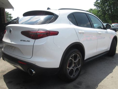 Used 2018 Alfa Romeo Stelvio Sport w/ Quick Order Package 22J Sport AWD/4WD image 11