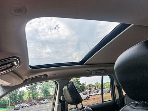 Used 2023 Jeep Grand Cherokee 4WD 4xe image 15