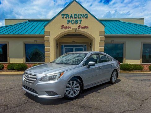 Used 2016 Subaru Legacy 2.5i Premium AWD/4WD image 2