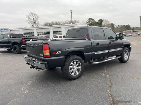 Used 2005 GMC Sierra 1500 SLE w/ Off-Road Package image 4