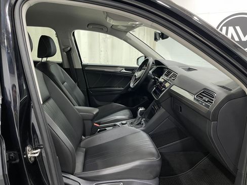 Used 2022 Volkswagen Tiguan SE AWD/4WD image 30